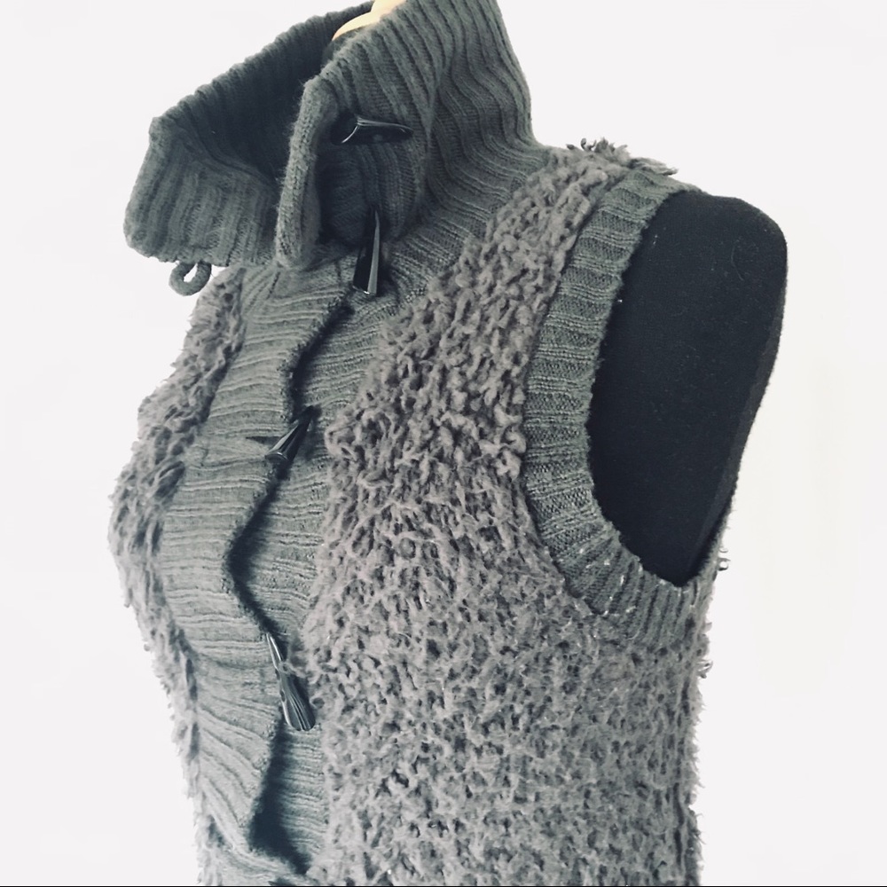 {Kensie} Ultrasoft Sweater Vest w/ Buttons / Gray